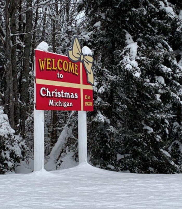 Christmas - 2020S Street View (newer photo)